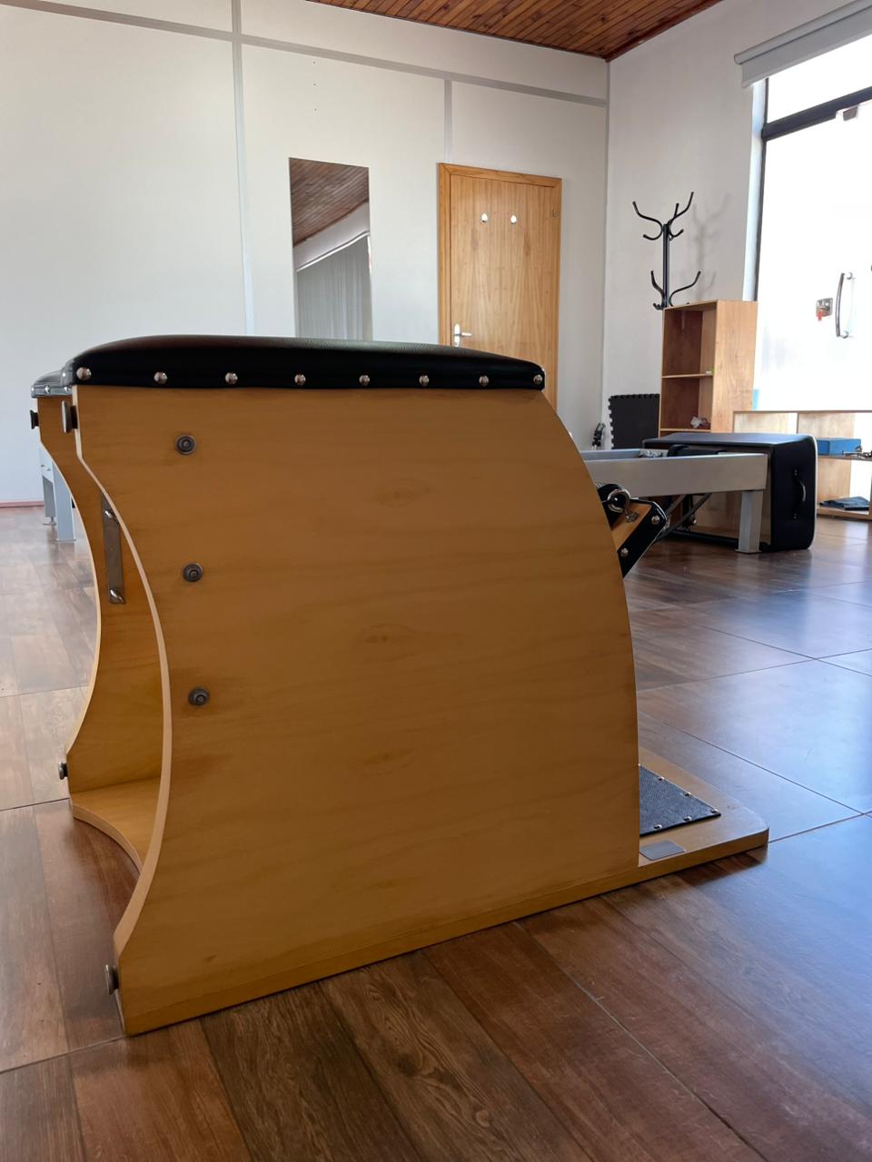 Step barrel de madera para ejercicios de Pilates